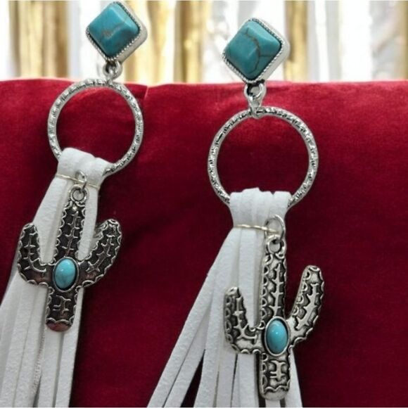 Cactus White Fringe Earrings Boho Southwestern Western Pierced Women's Jewelry - Picture 2 of 4